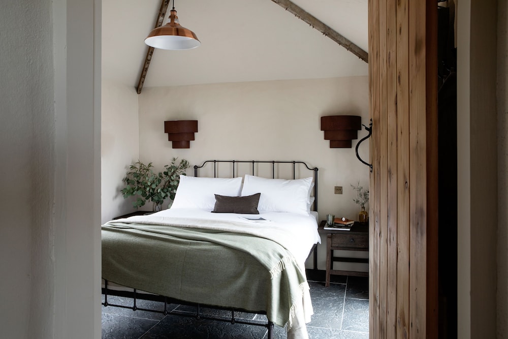 Gate Lodge@white Strand view 2