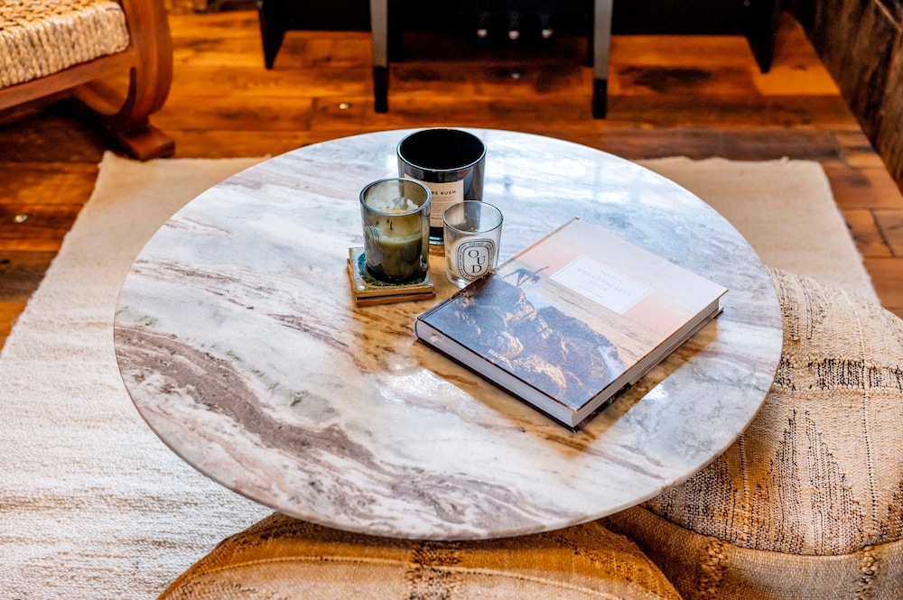 Long Term Stay- Notting Hill by Out of Office Lifestyle