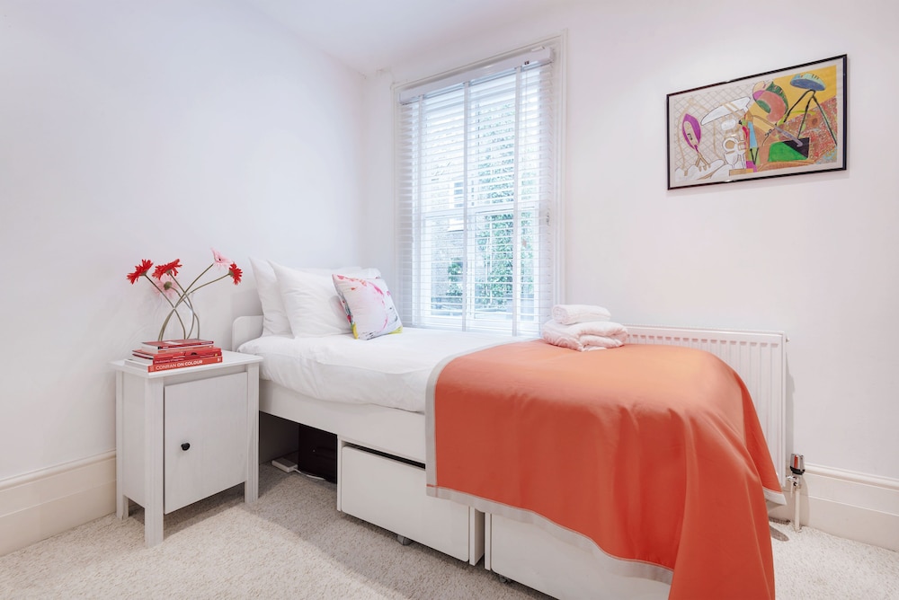 Colourful West Kensington Home Close to Earls Court