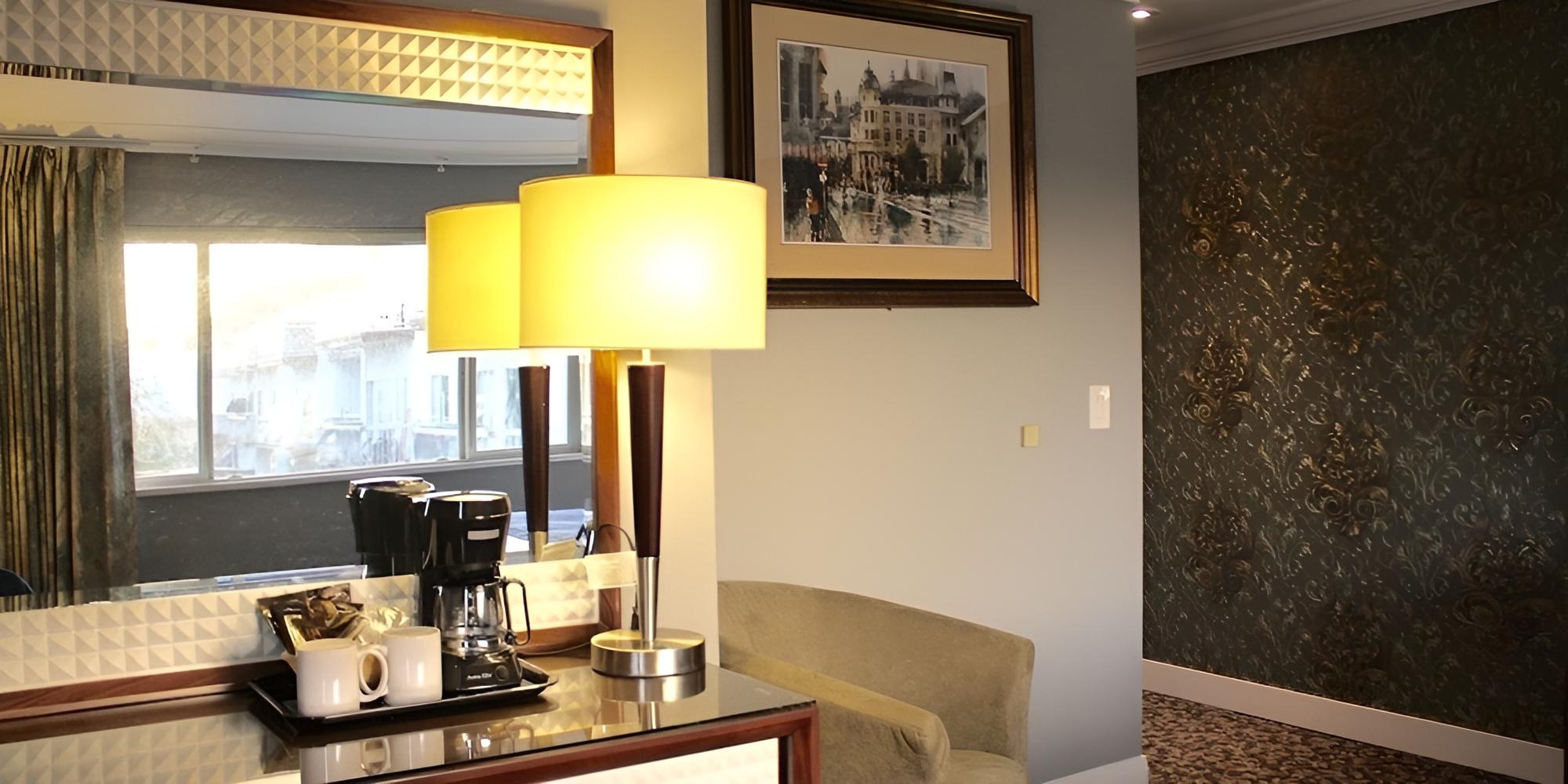 The Deluxe Hotel Vancouver
