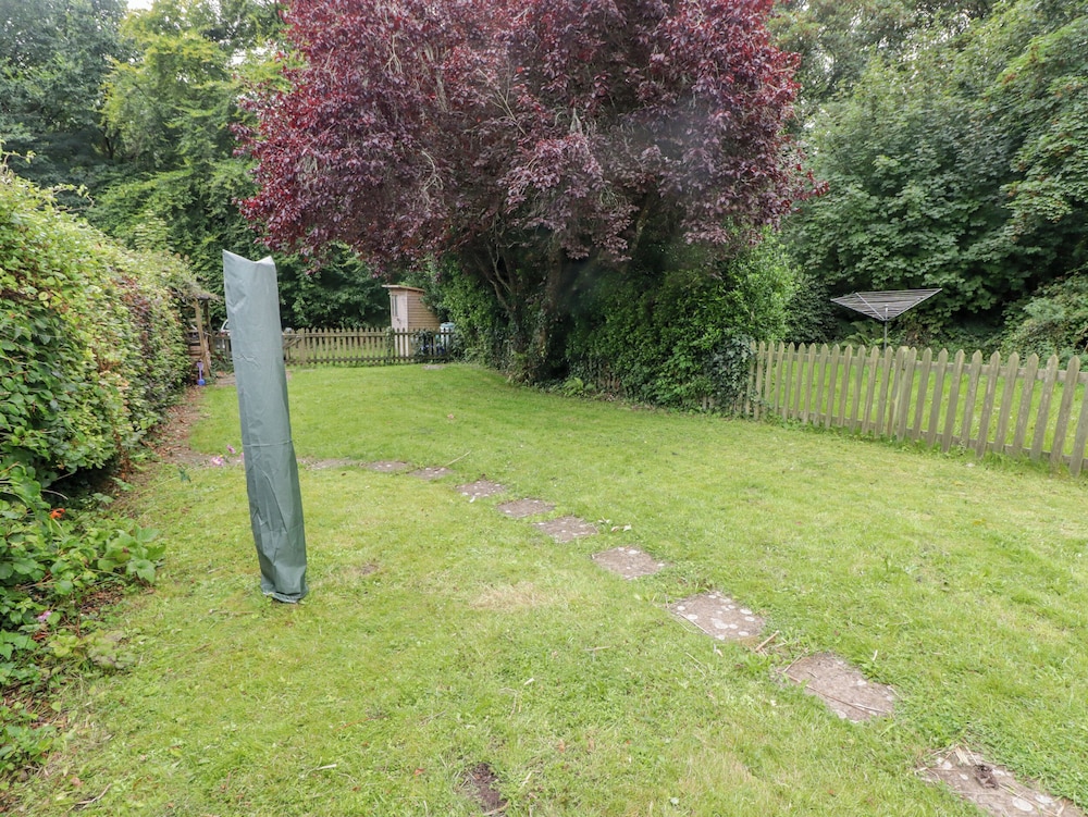 2 Cheriton Cottages