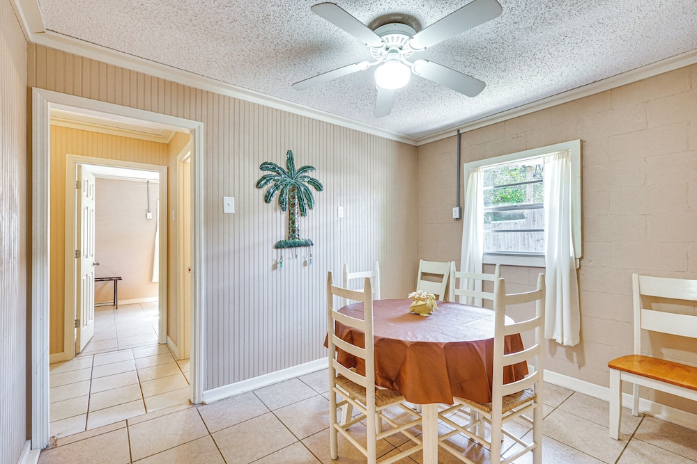 Walk to Beach: Cozy Port St Joe Getaway w/ Yard