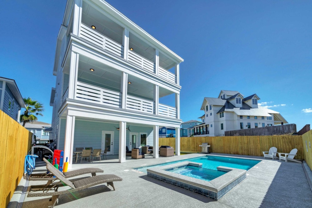 Private Pool+hot Tub, Near the Beach, Gulf Glimpse Marlin Cove by Avantstay
