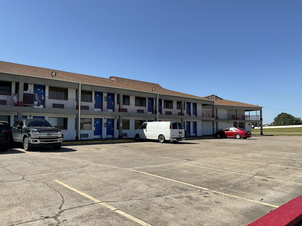 Beaumont Vacations - Executive Inn Suites - Property Image 10