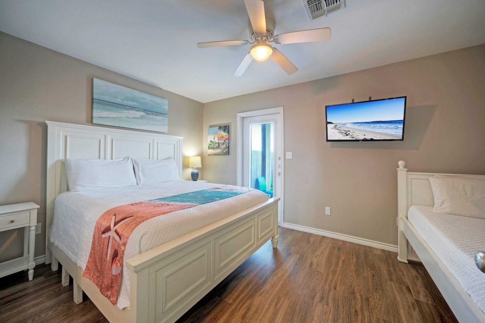 The Beautiful Place by Avantstay Mins to Beach + Family-friendly Pool