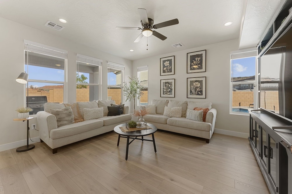 The Splash Yard 5 Bedroom Home
