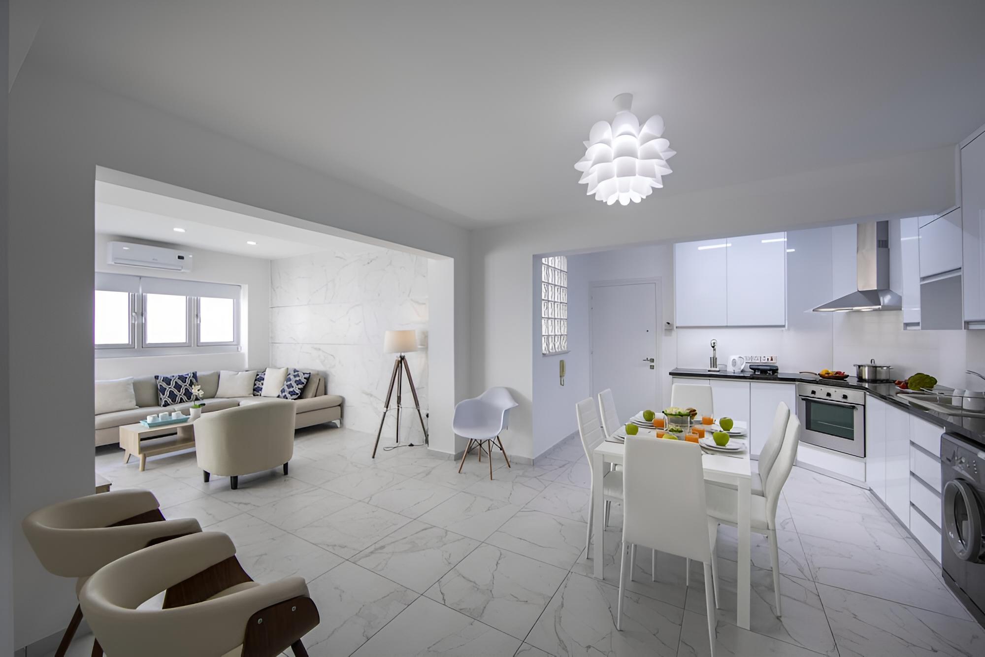 Larnaca Finikoudes Suite 405