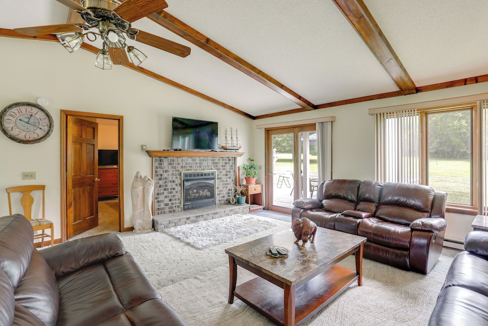 Home w/ Large Yard: 8 Mi to Holiday Valley Resort