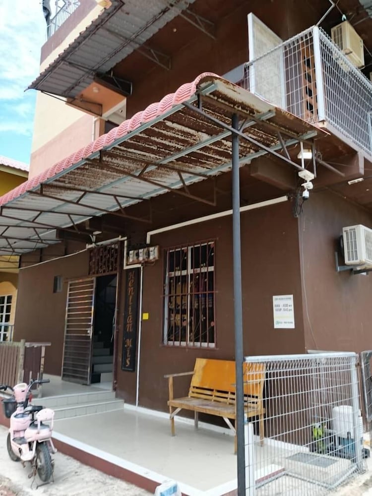 Perhentian Mj - Fisherman Village