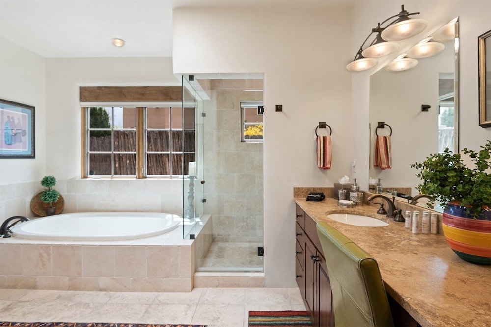 Adobe Dream - Luxury East Side Adobe Home, Light Filled and Spacious, fotografía 3