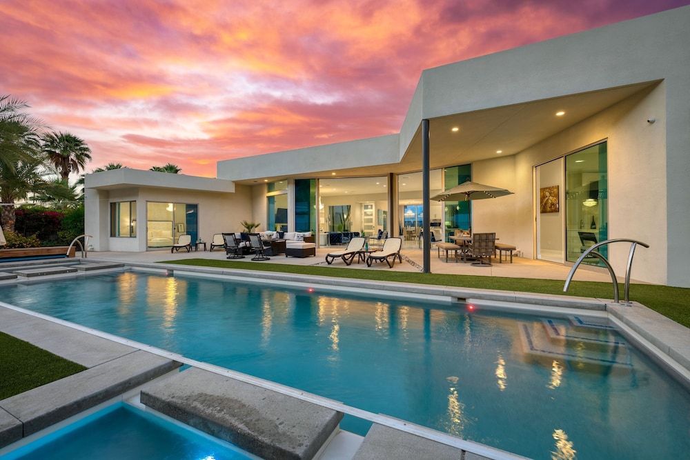 Villa Valentina by Avantstay Pool Hot Tub Views Luxury Design