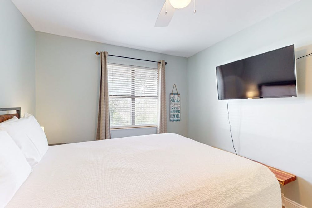 Mariner Lakes Condos