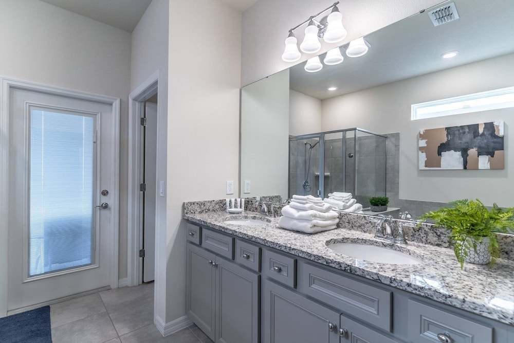 3285 Windsor Island