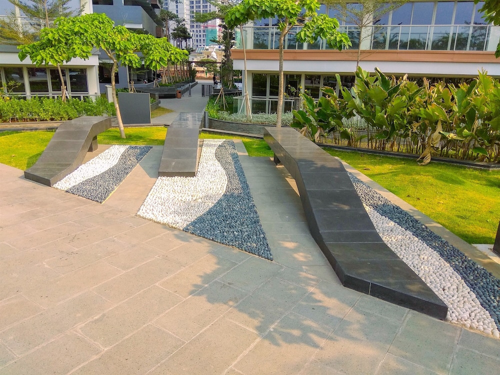 Comfort Living Studio At Gold Coast Apartment view 4