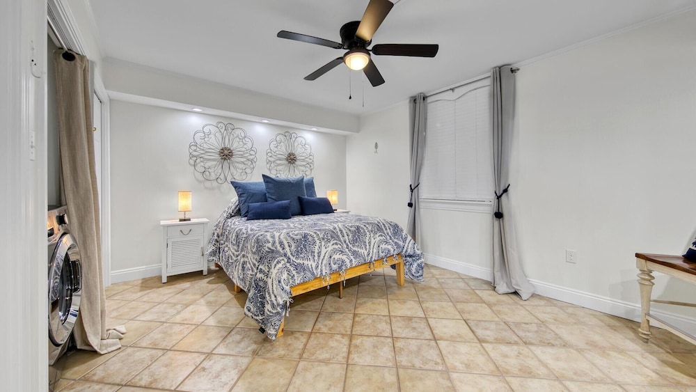 Dolphin Point 502b view 4