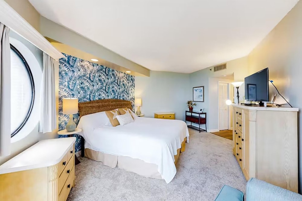 Surfside Resort #404