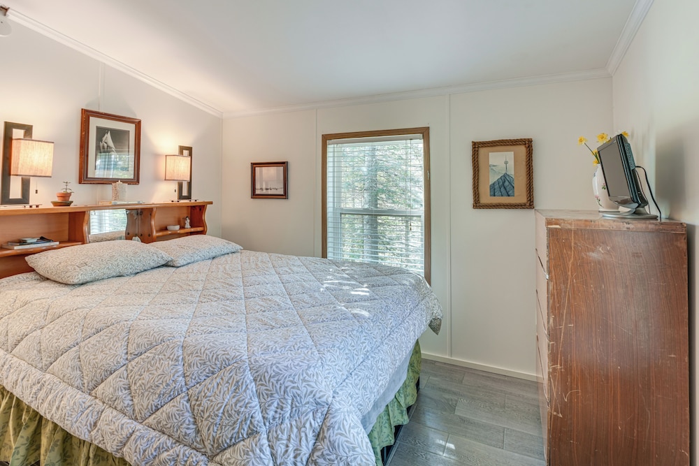 13 Mi to Acadia: Artistic Retreat in Nature