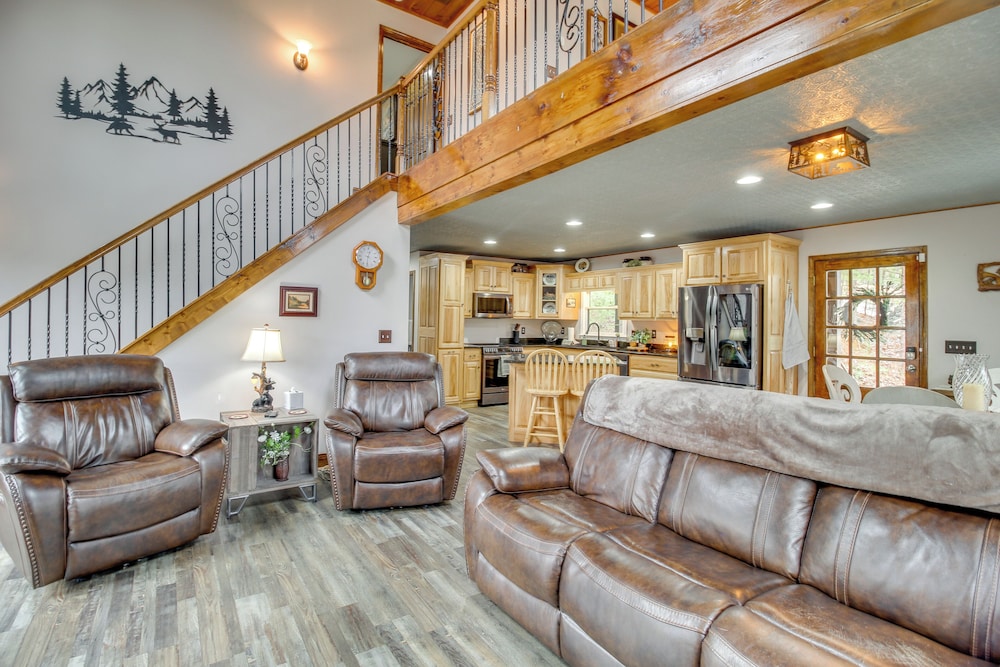 Community Perks: Mtn-view Ellijay Cabin w/ Hot Tub