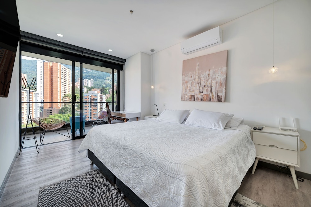 Apartamentos Class Suites by HOUSY HOST