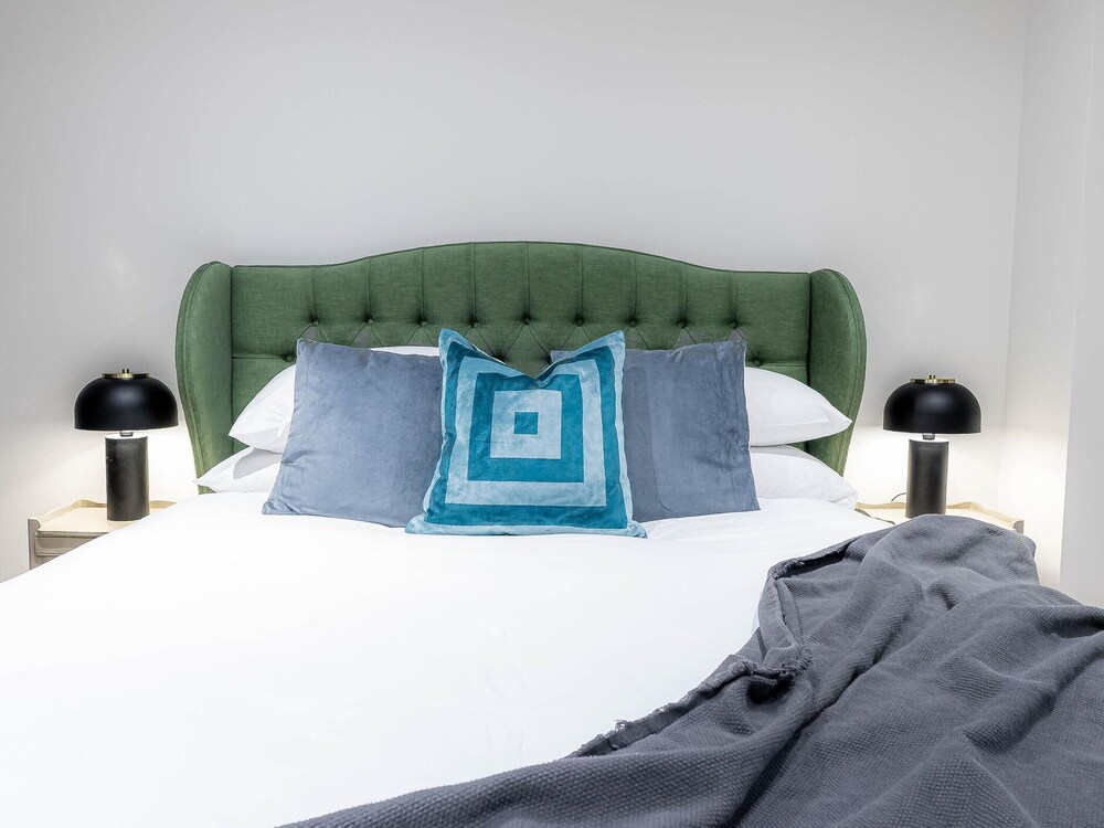 Three Bedroom Near Brick Lane by Belvilla