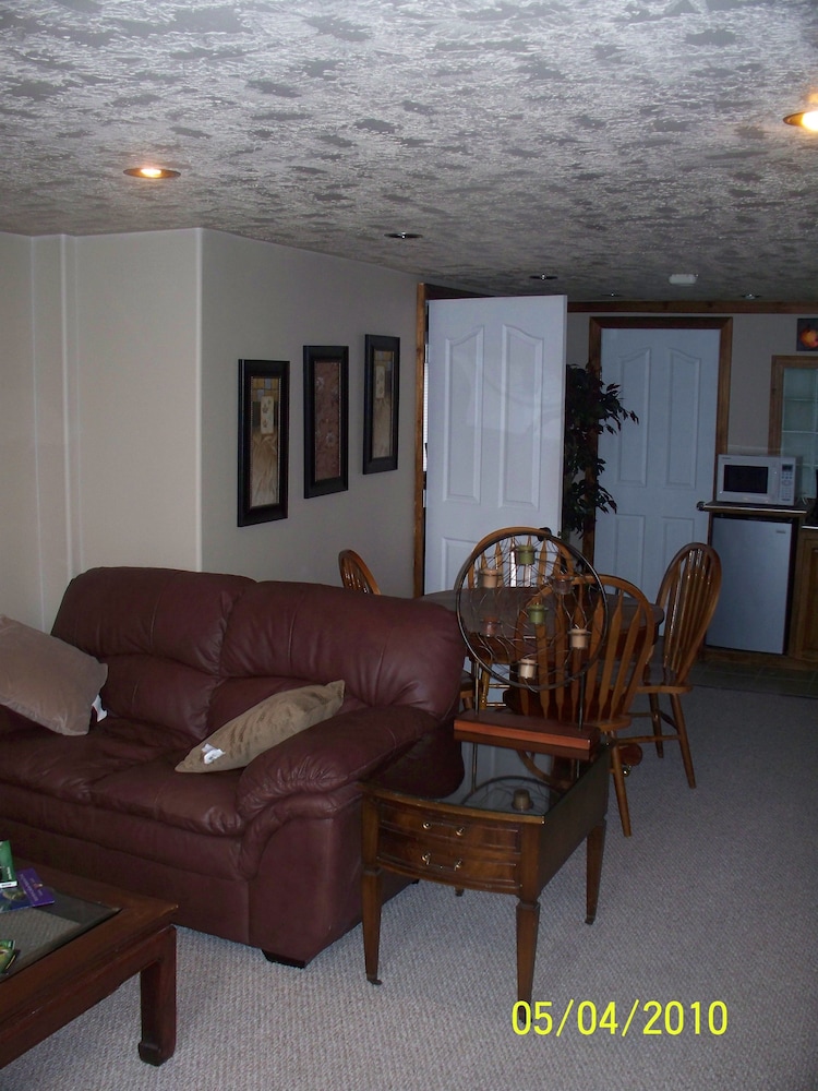 Cobblestone Manor B&B