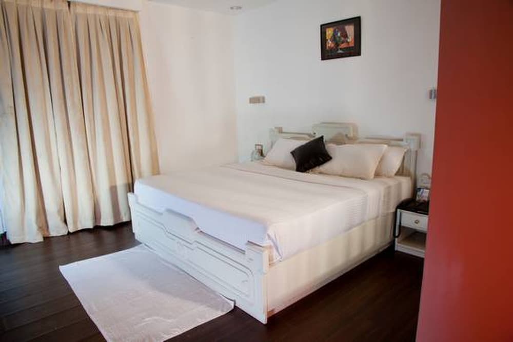 Hotel Sheela Towers view 2