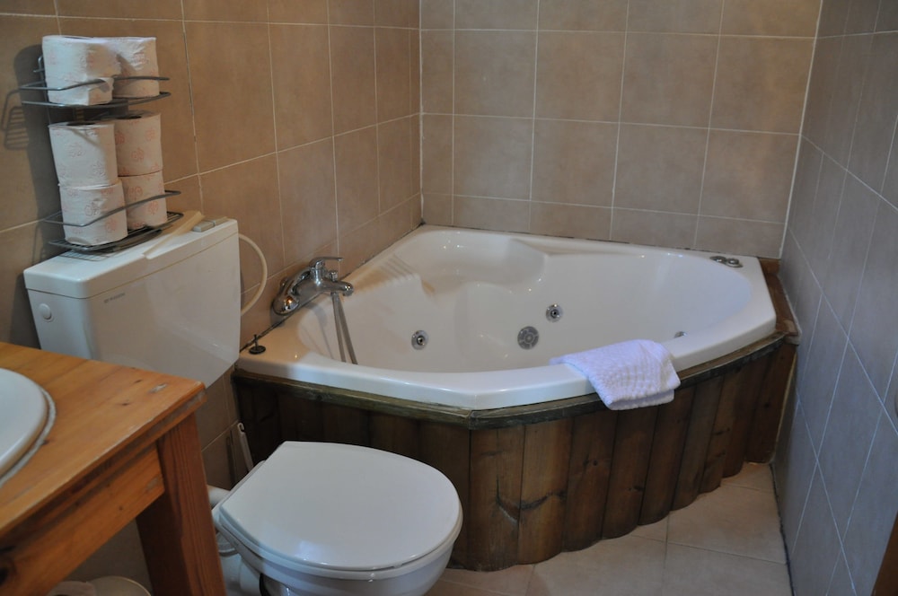 Kibbutz Kfar Masaryk Country Lodging