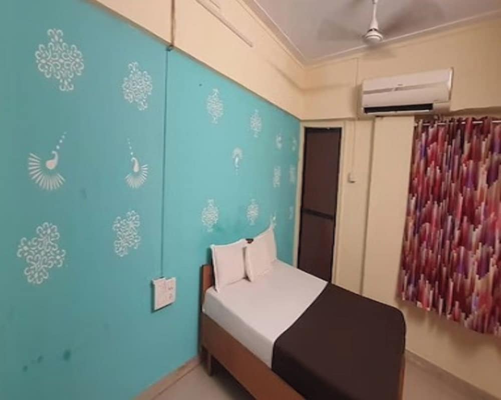 Anil Guest House Santacruz East