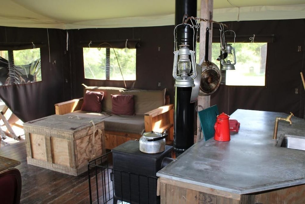 Domaine Bonneblond - Tentes Glamping view 4