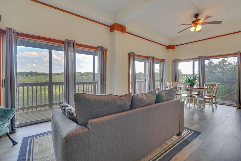 Waterfront Spicewood Home: Deck, Fire Pit Grill - Property Image 23
