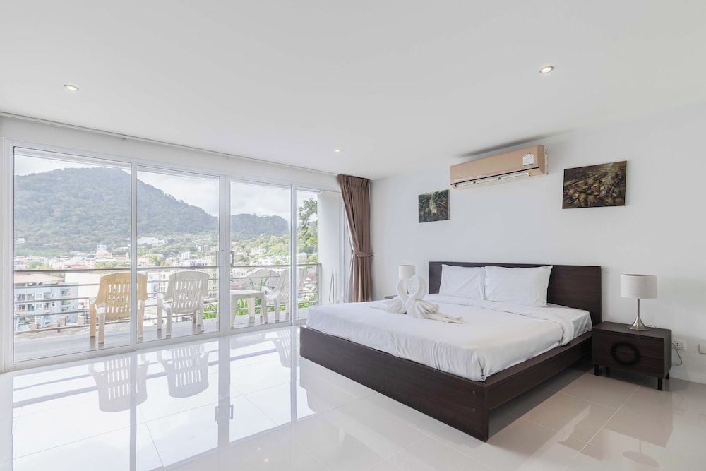 1BR Bathtub Near Beach Prime Spot C229