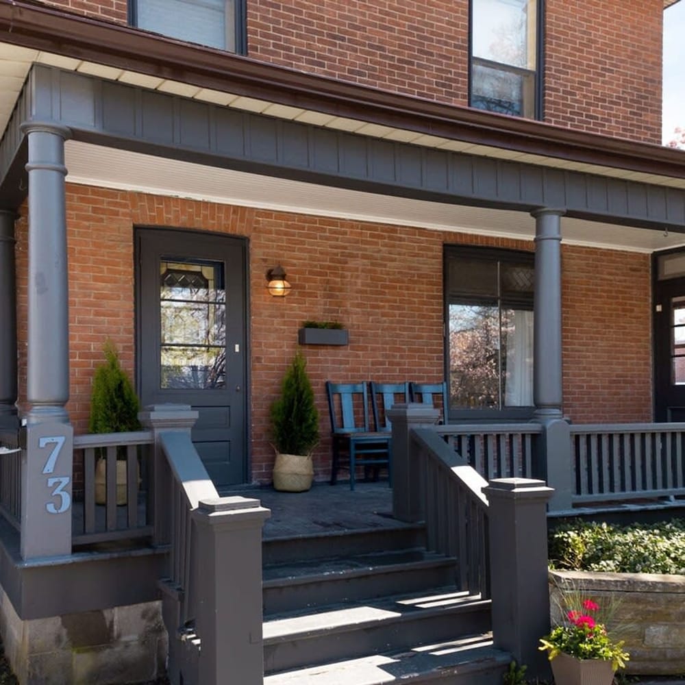 Merlot on Mary - Steps to Everything in Picton - Image 4