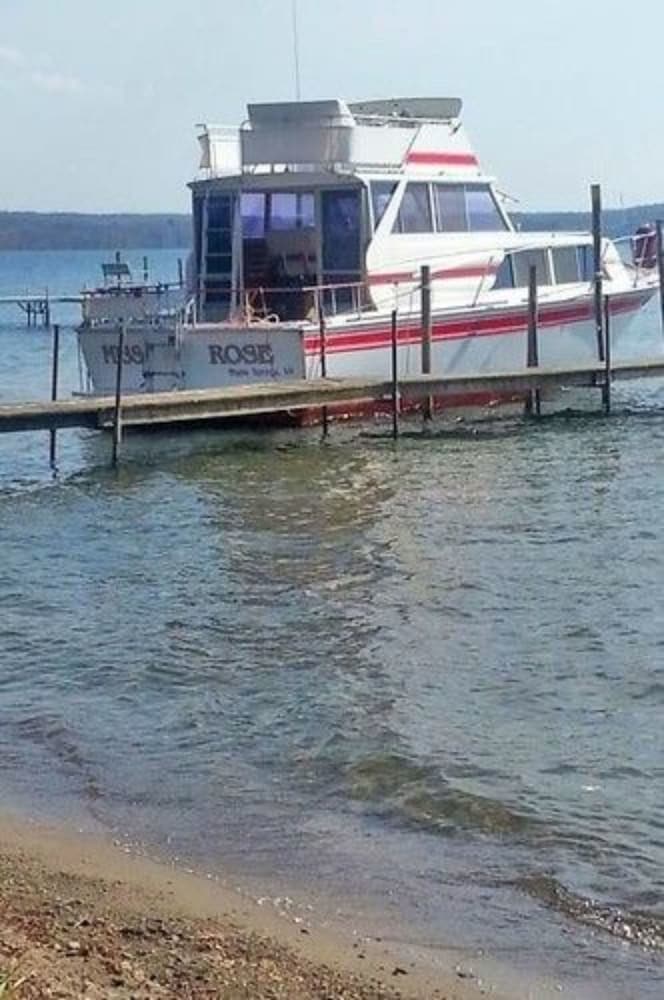Maple Springs Lake Side Inn