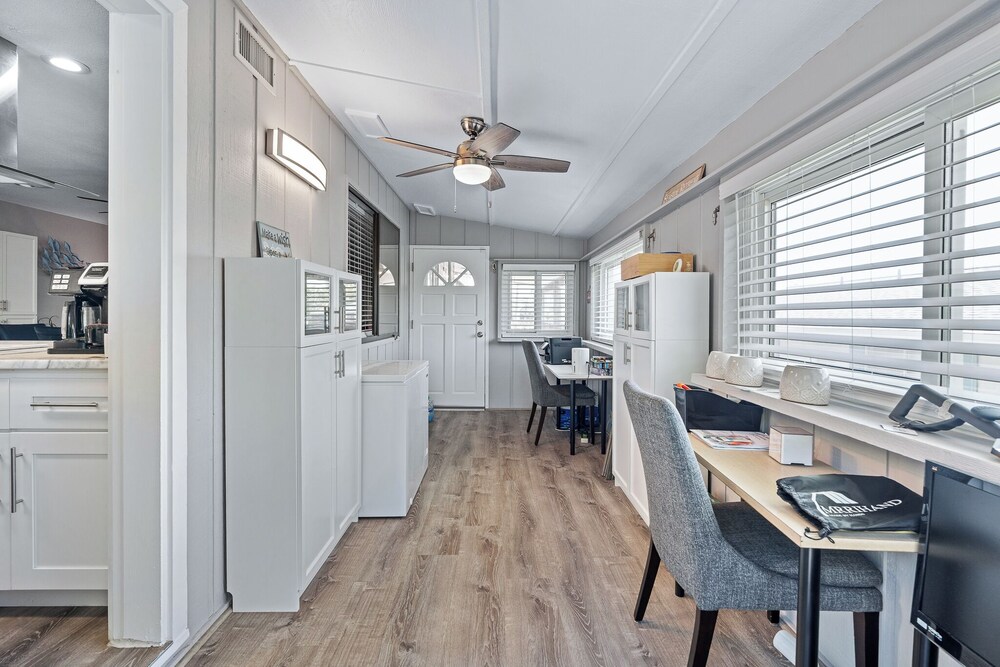 4BR Beach House Spacious Steps From Sand