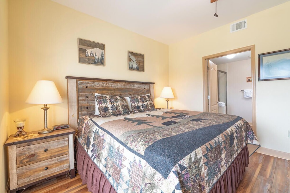 Mountain View Condo 3702
