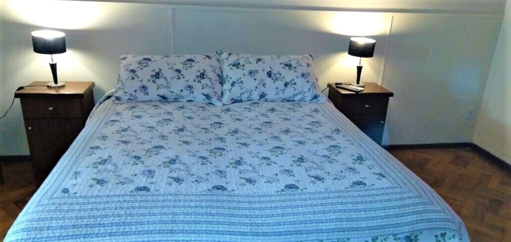 Alamo Hostel & Suites