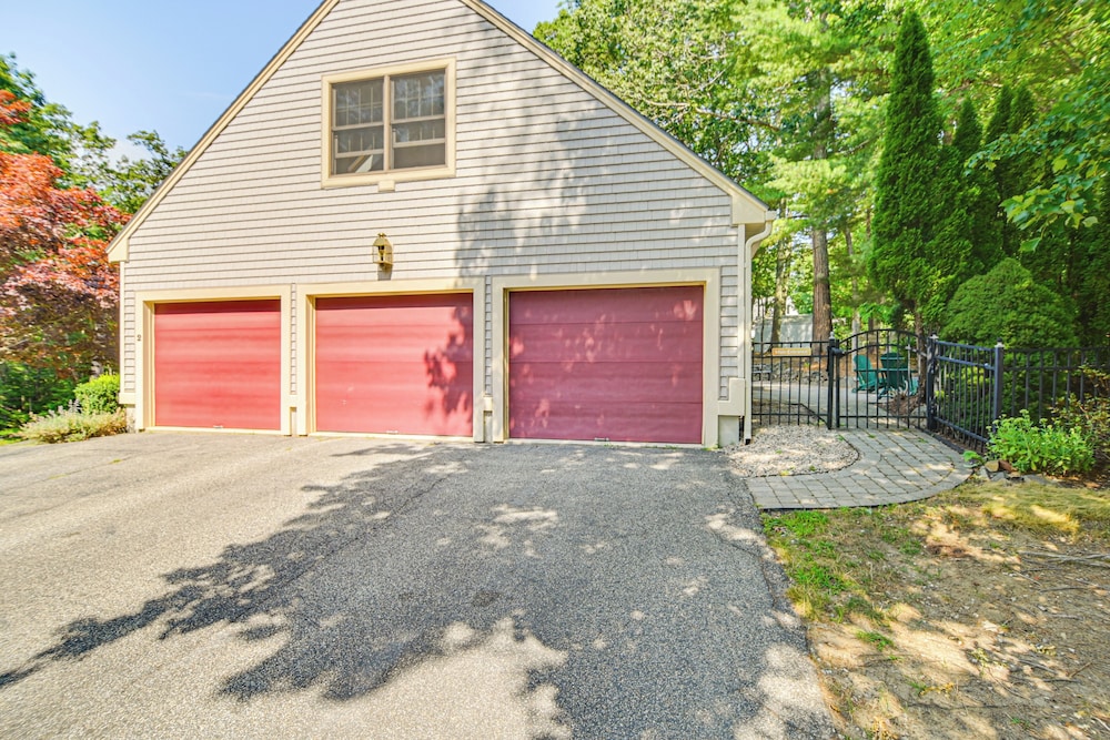 2 Mi to Beaches: Charming Kennebunk Family Home