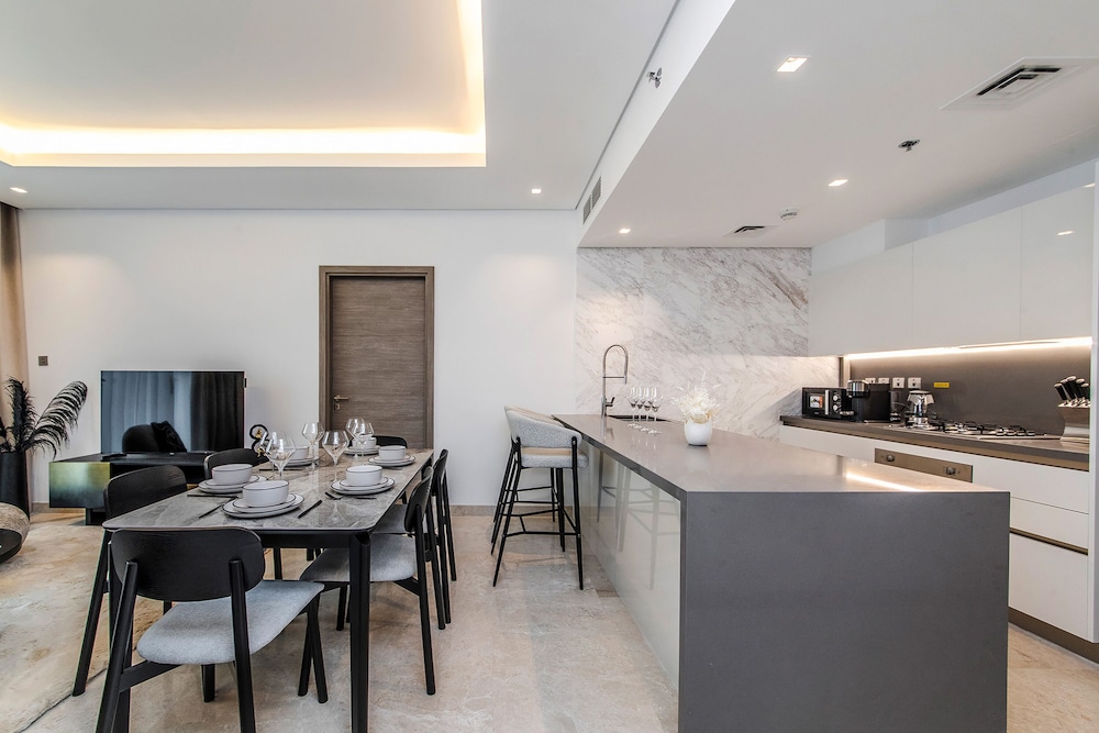 Premium 3BR with Full Burj Khalifa view