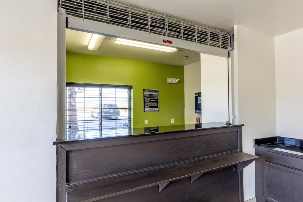 San Antonio Vacations - Super 8 by Wyndham Kenedy - Property Image 41