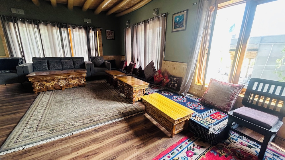 Hillside Homestay and Hostel