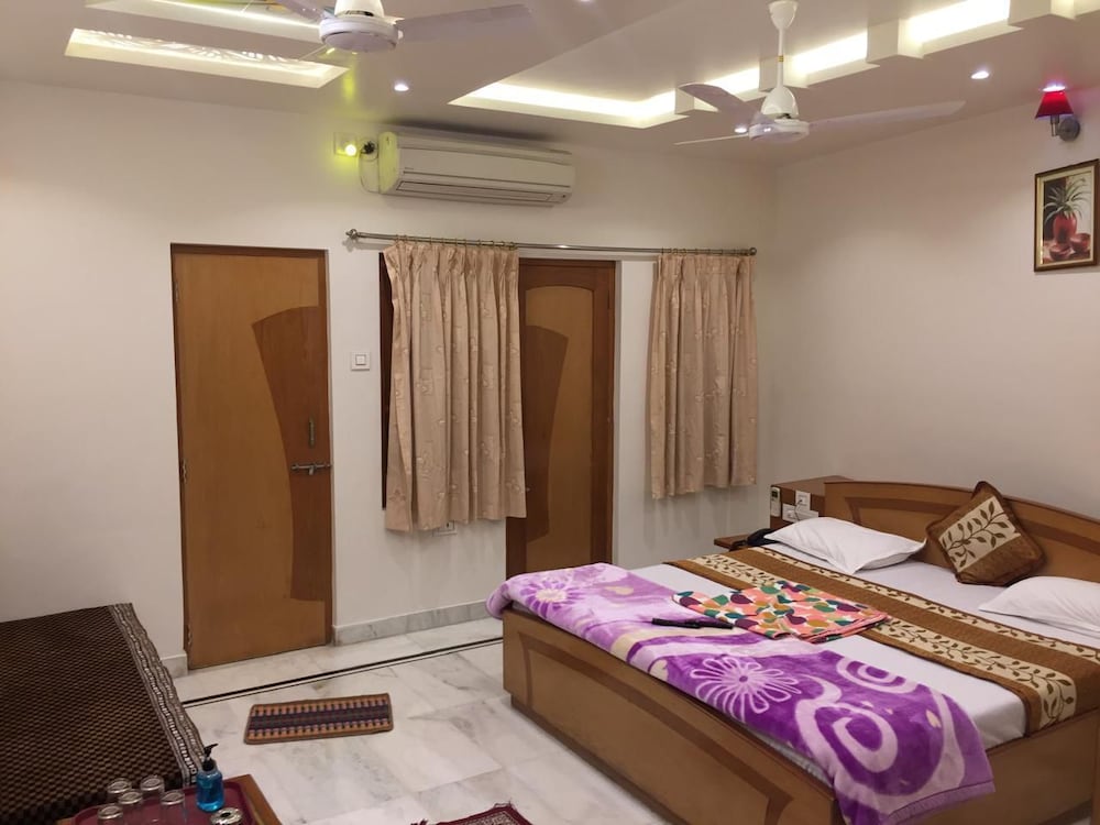 Hotel Ambika