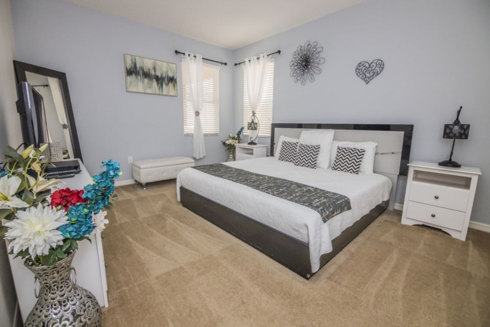 The Stirling Luxury Solterra Vacation Home