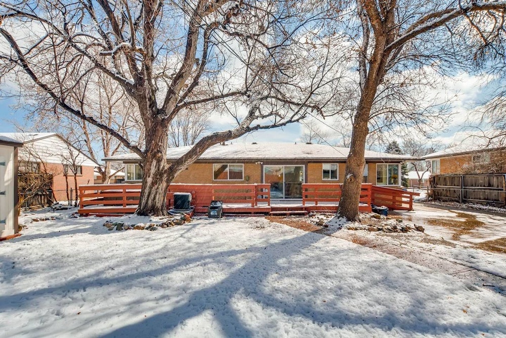 The Meadowlark Manor Spacious Backyard  Hot Tub - Property Image 4