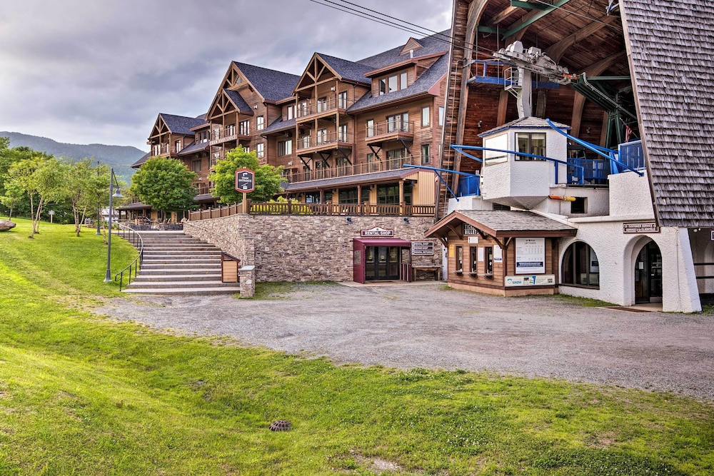 Ski-in Resort Family Condo w/ Deck at Jay Peak! view 5