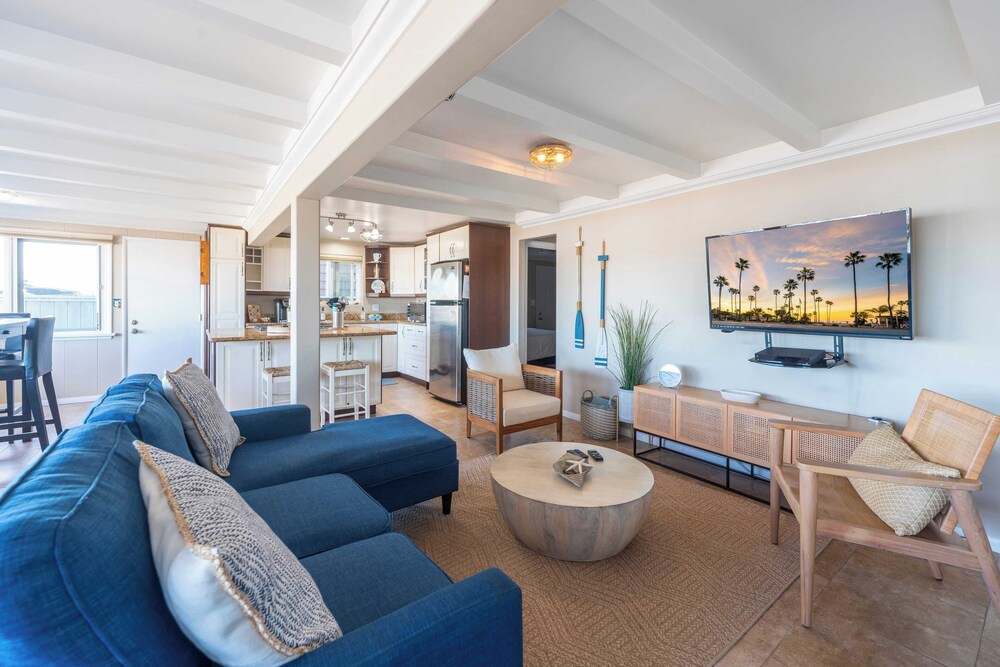 Coastal Condos With Dock Access Near Sand, Shops & Balboa Fun Zone
