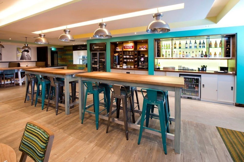 bar