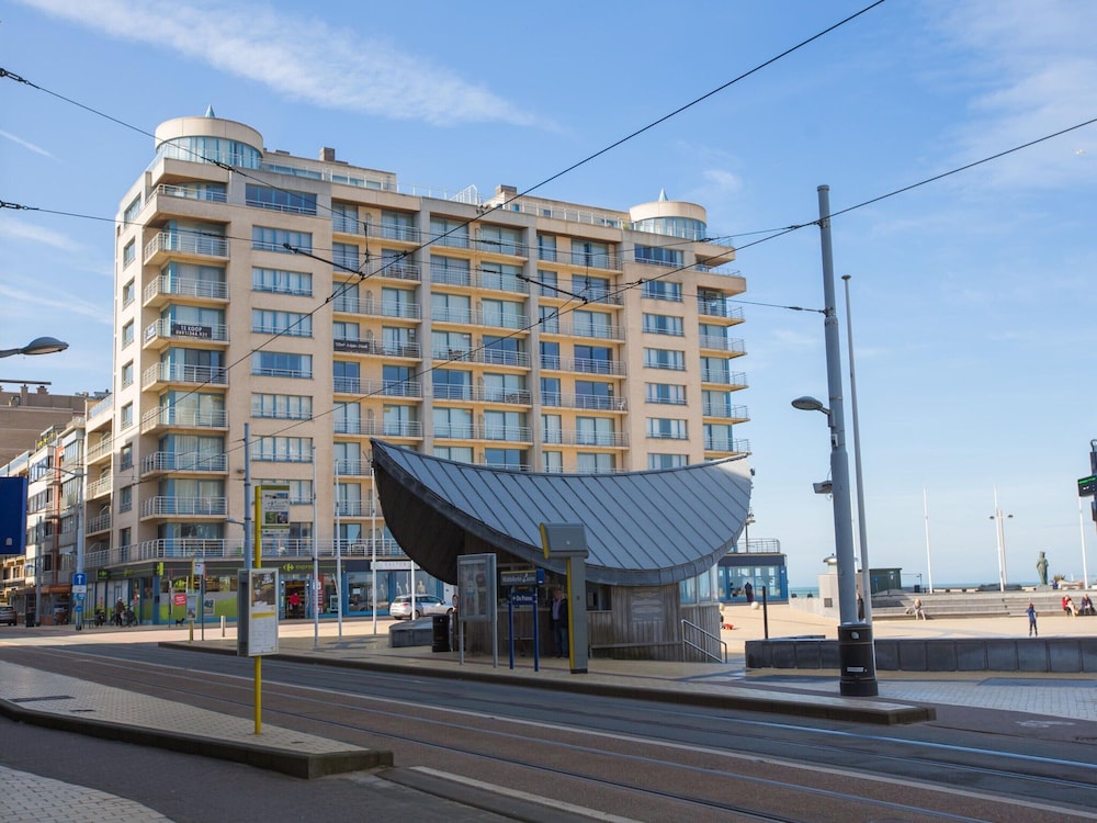 Stylish Stay w/ Sea Views