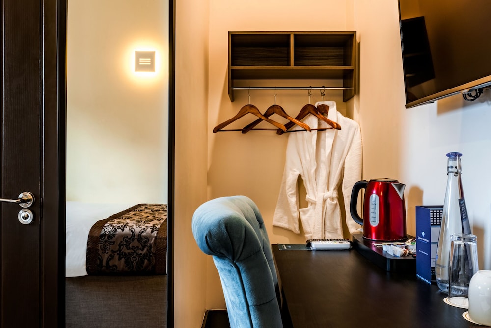 Croydon Vacations - Grand Sapphire Hotel  Banqueting - Property Image 28