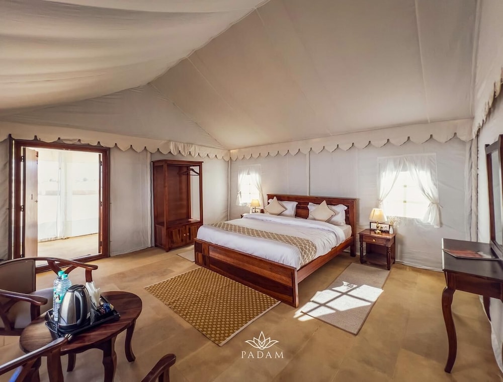 PADAM DESERT CAMP. JAISALMER