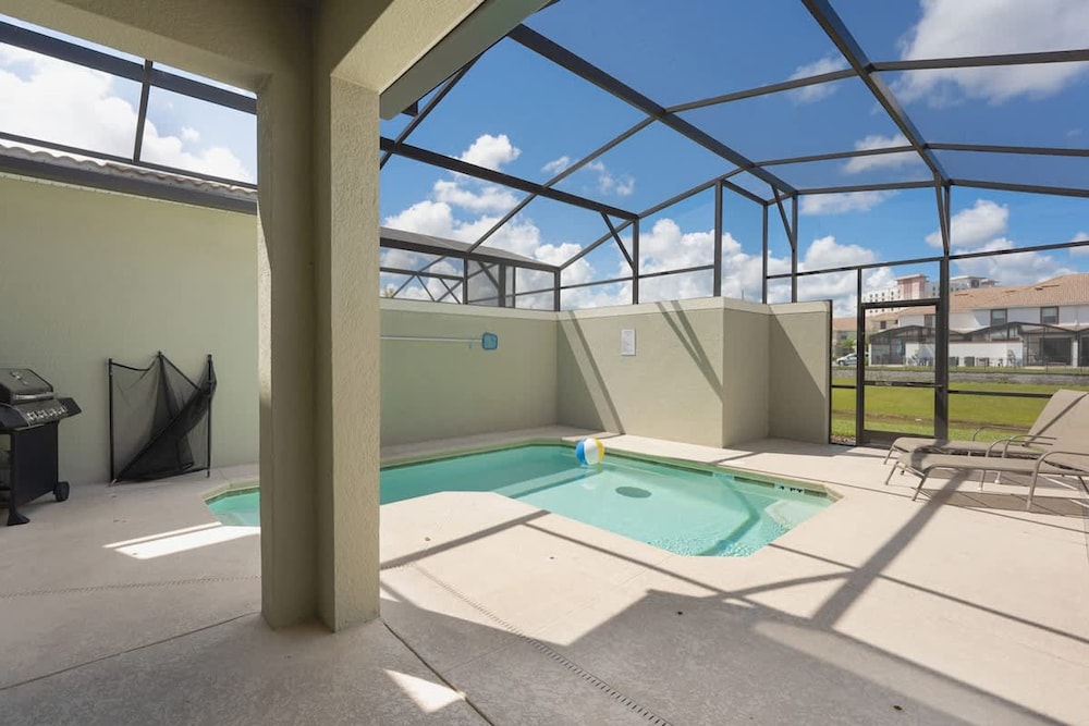 Amazing Resort Near Disney 4BR Townhome